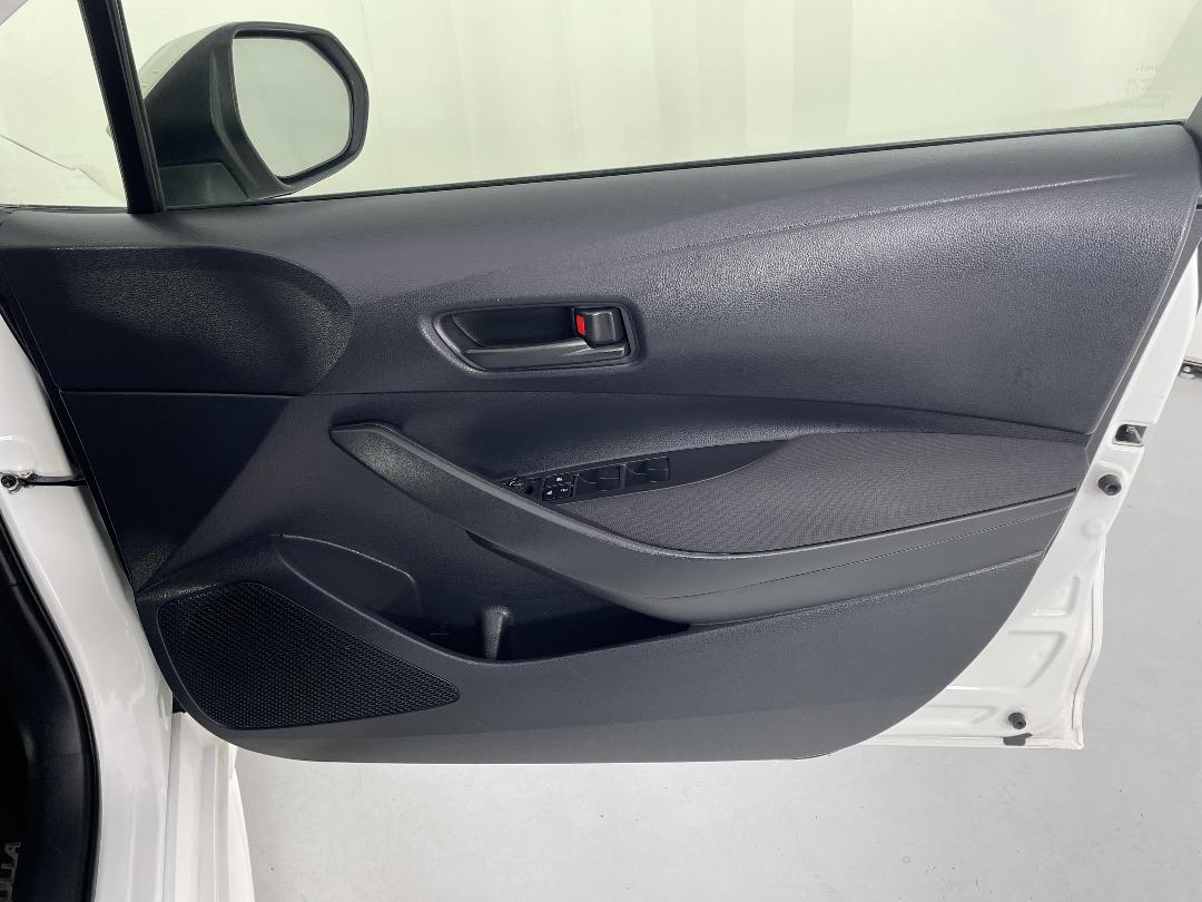 Photo '15' of Toyota Corolla Photo '15' of Toyota Corolla