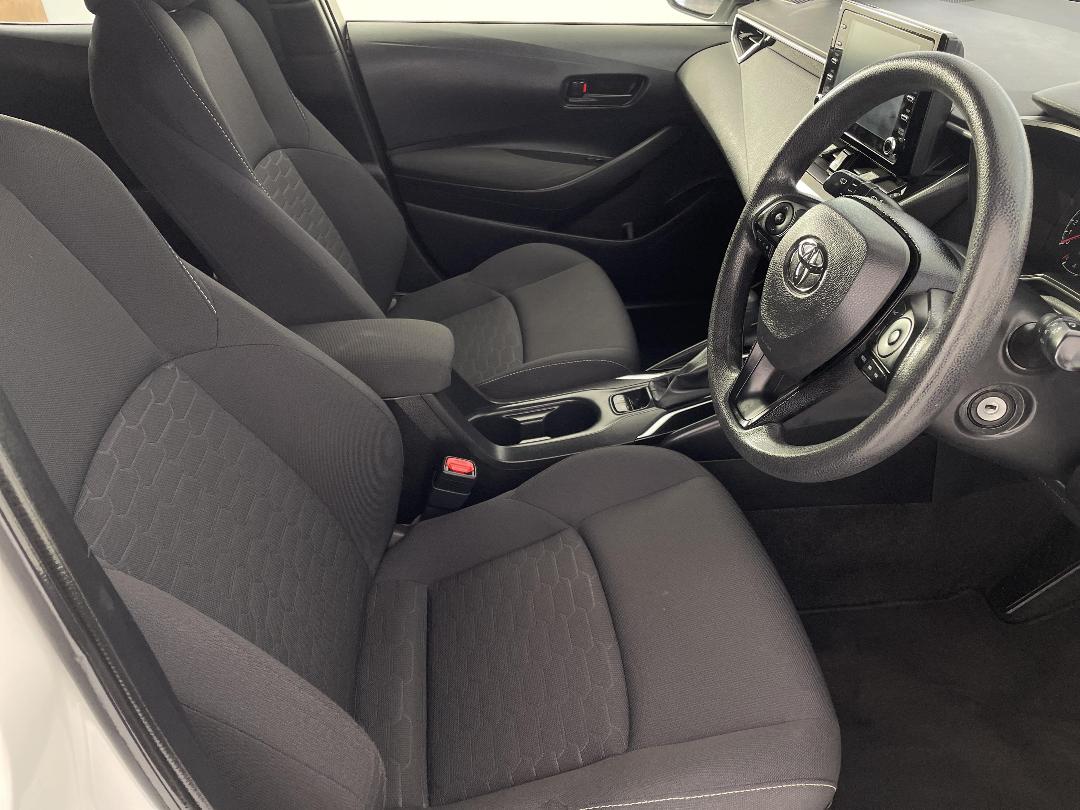 Photo '16' of Toyota Corolla Photo '16' of Toyota Corolla