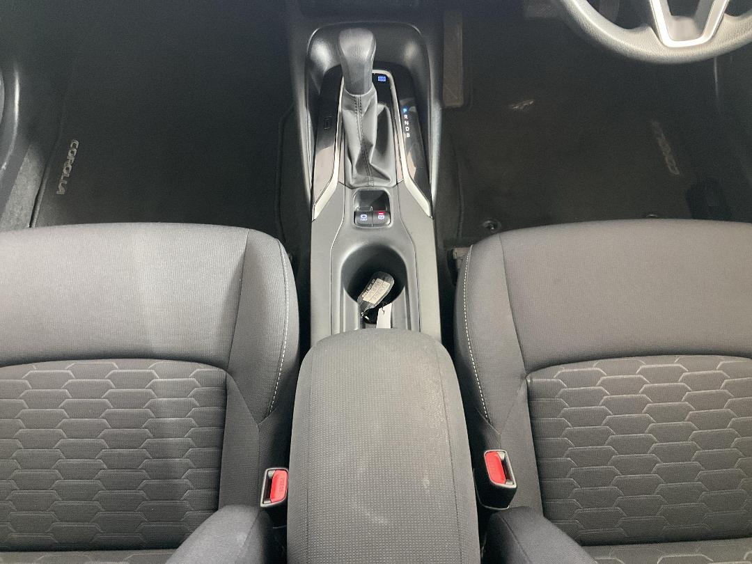 Photo '18' of Toyota Corolla