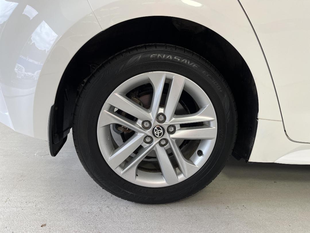 Photo '12' of Toyota Corolla