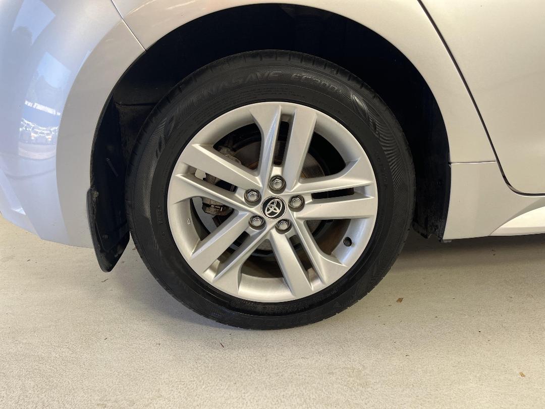 Photo '12' of Toyota Corolla