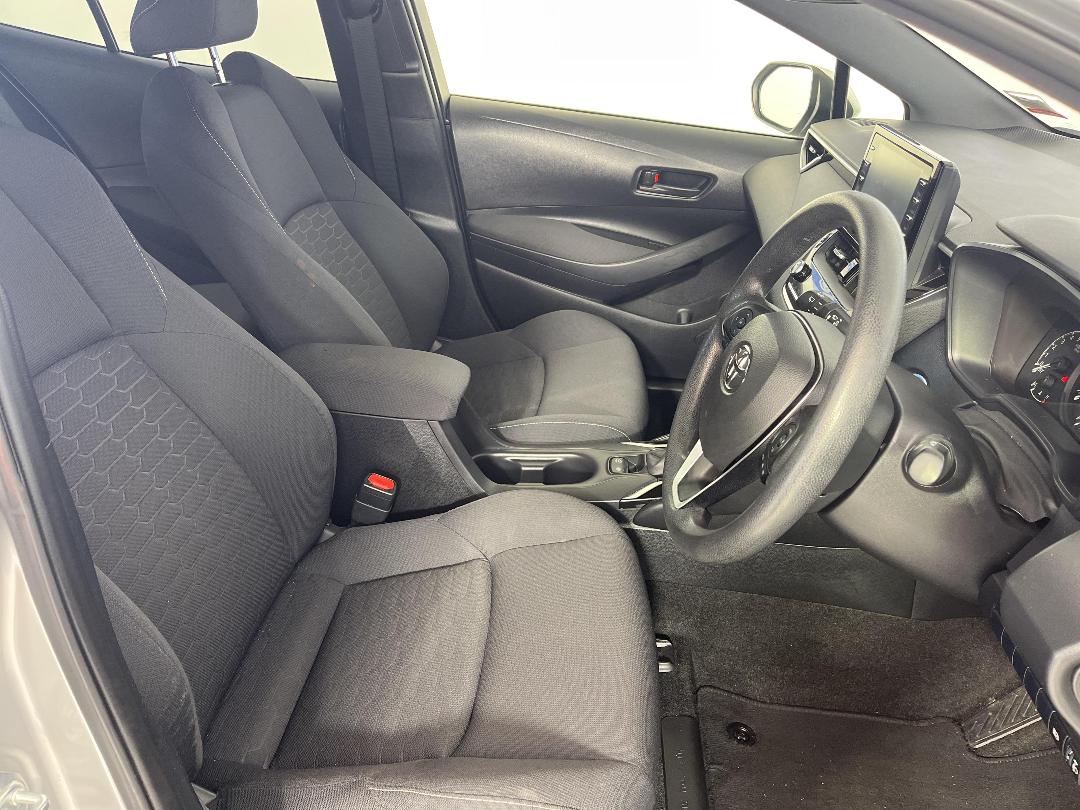 Photo '16' of Toyota Corolla