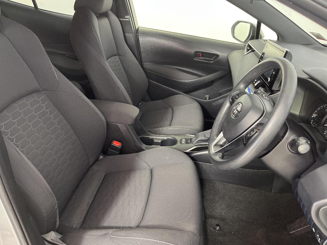 Photo '16' of Toyota Corolla Photo '16' of Toyota Corolla