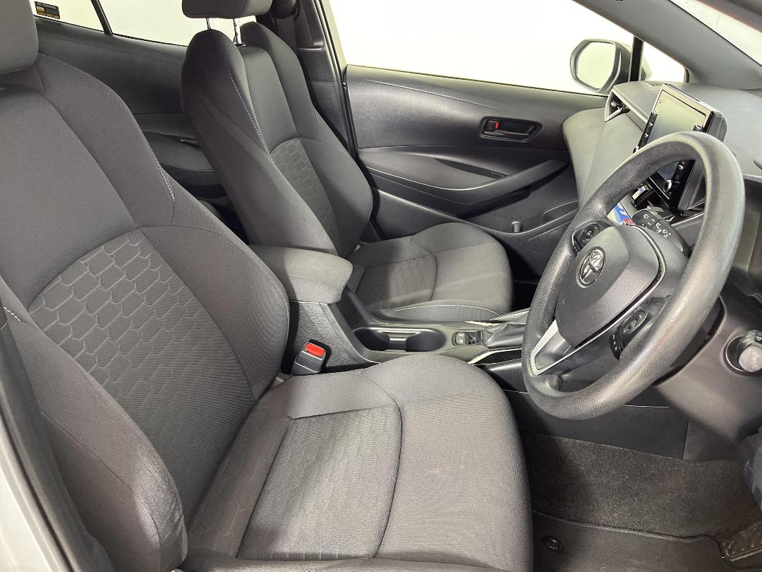 Photo '16' of Toyota Corolla