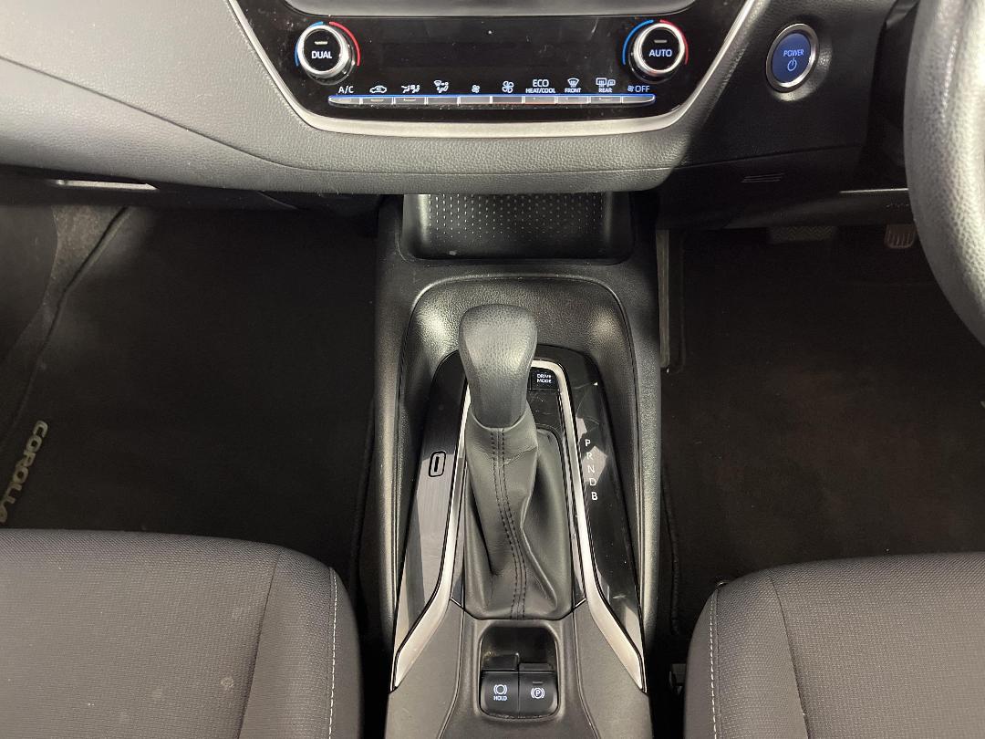 Photo '18' of Toyota Corolla