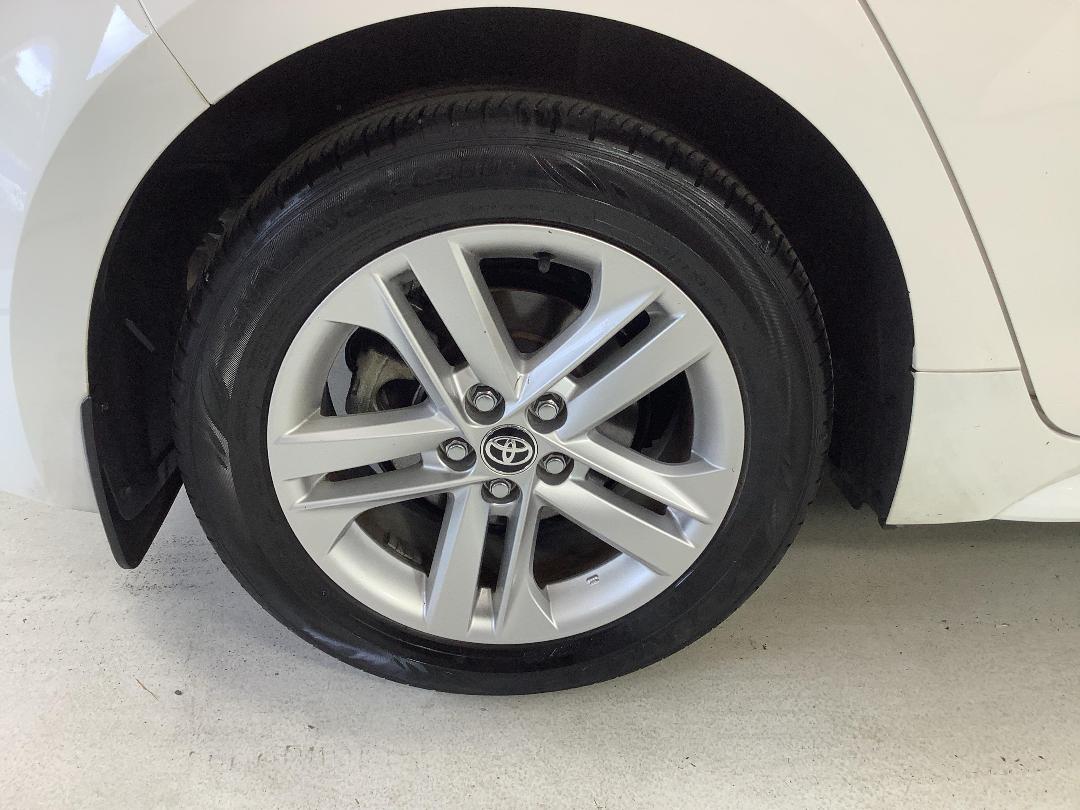 Photo '12' of Toyota Corolla