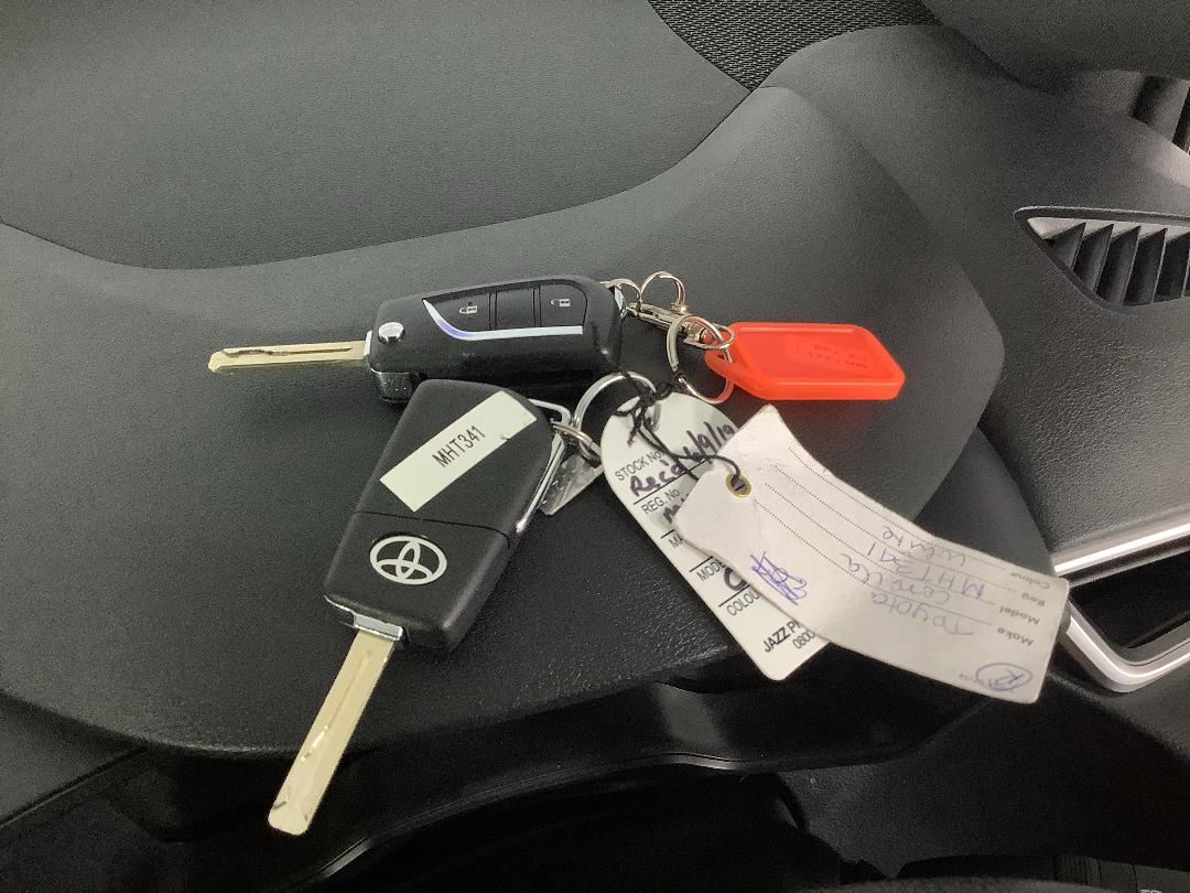 Photo '22' of Toyota Corolla