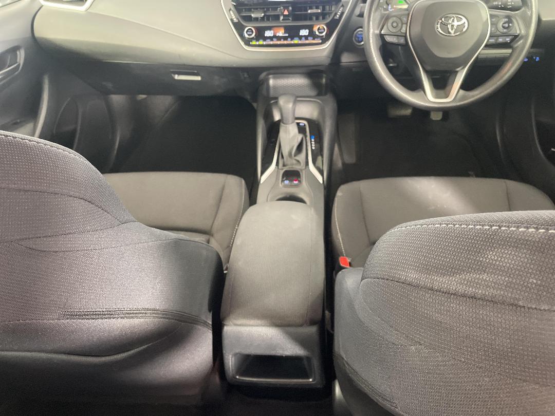 Photo '18' of Toyota Corolla