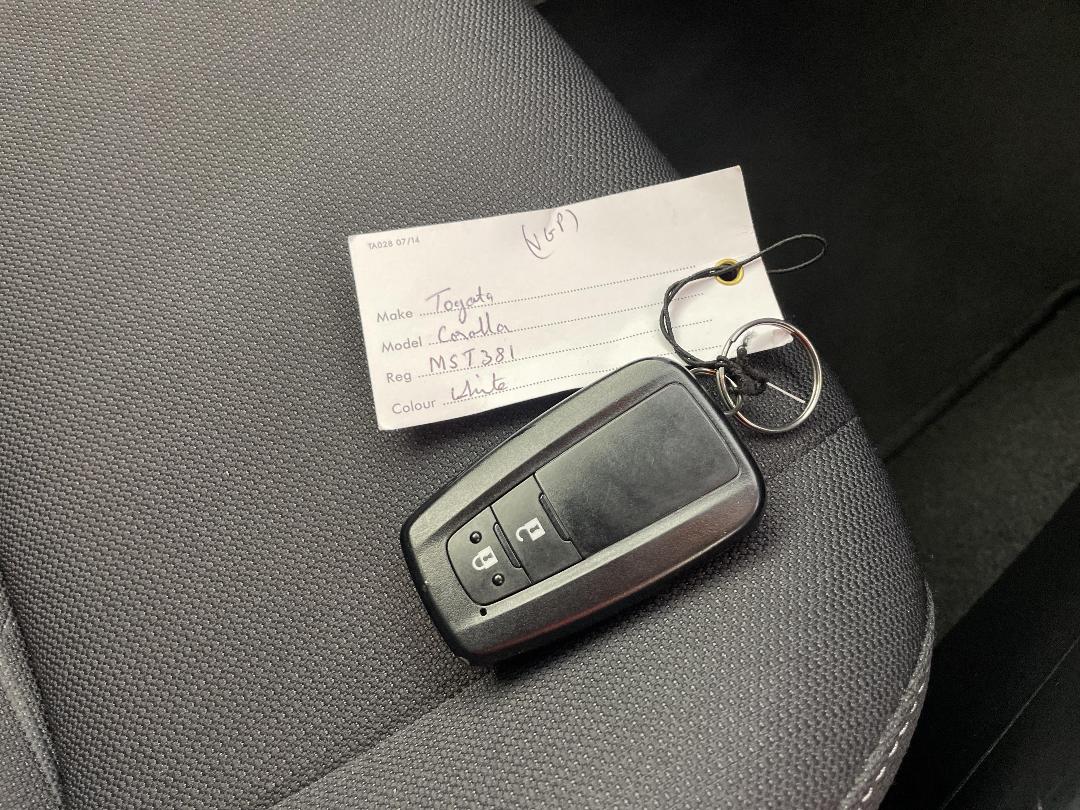 Photo '22' of Toyota Corolla