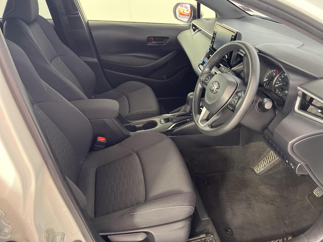 Photo '16' of Toyota Corolla