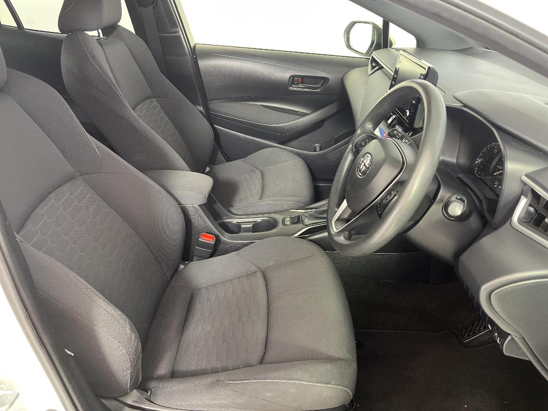 Photo '16' of Toyota Corolla Photo '16' of Toyota Corolla