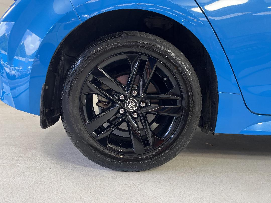 Photo '12' of Toyota Corolla