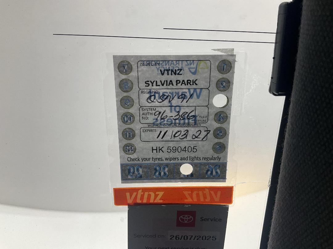 Photo '24' of Toyota Corolla Photo '24' of Toyota Corolla