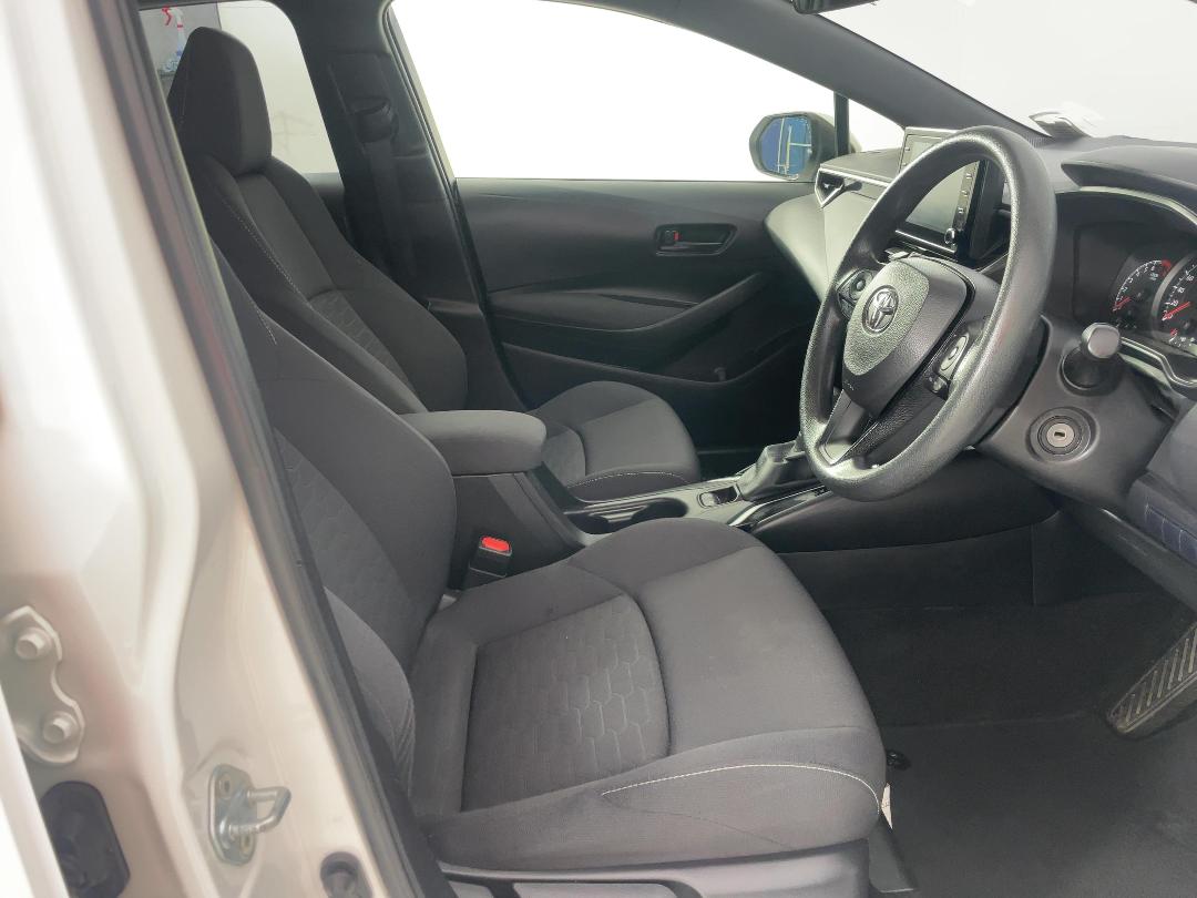 Photo '16' of Toyota Corolla Photo '16' of Toyota Corolla