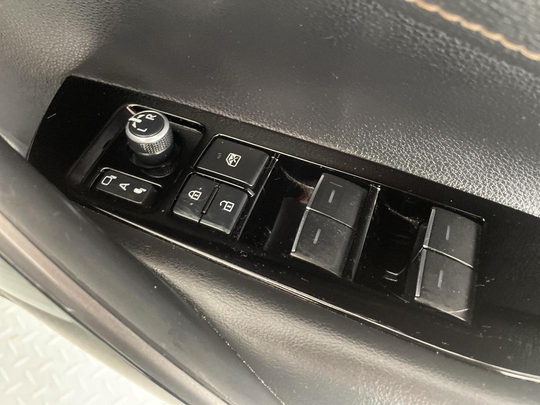 Photo '24' of Toyota Corolla