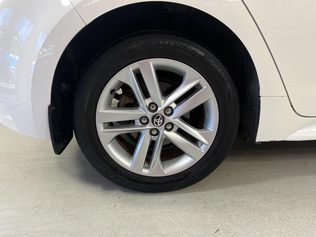 Photo '12' of Toyota Corolla Photo '12' of Toyota Corolla