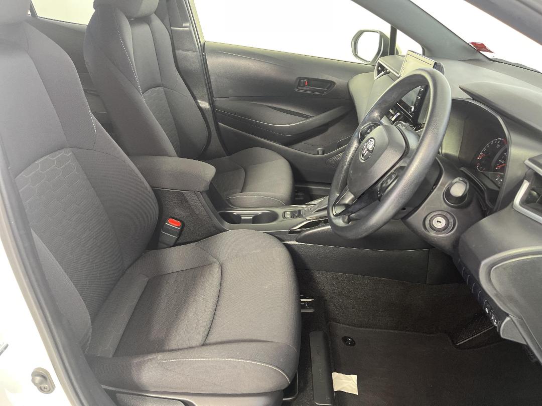 Photo '16' of Toyota Corolla Photo '16' of Toyota Corolla