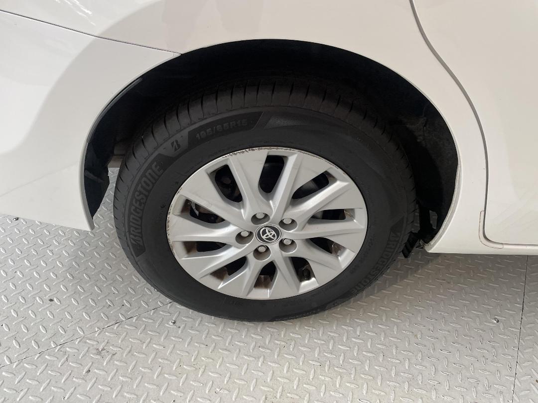 Photo '12' of Toyota Corolla