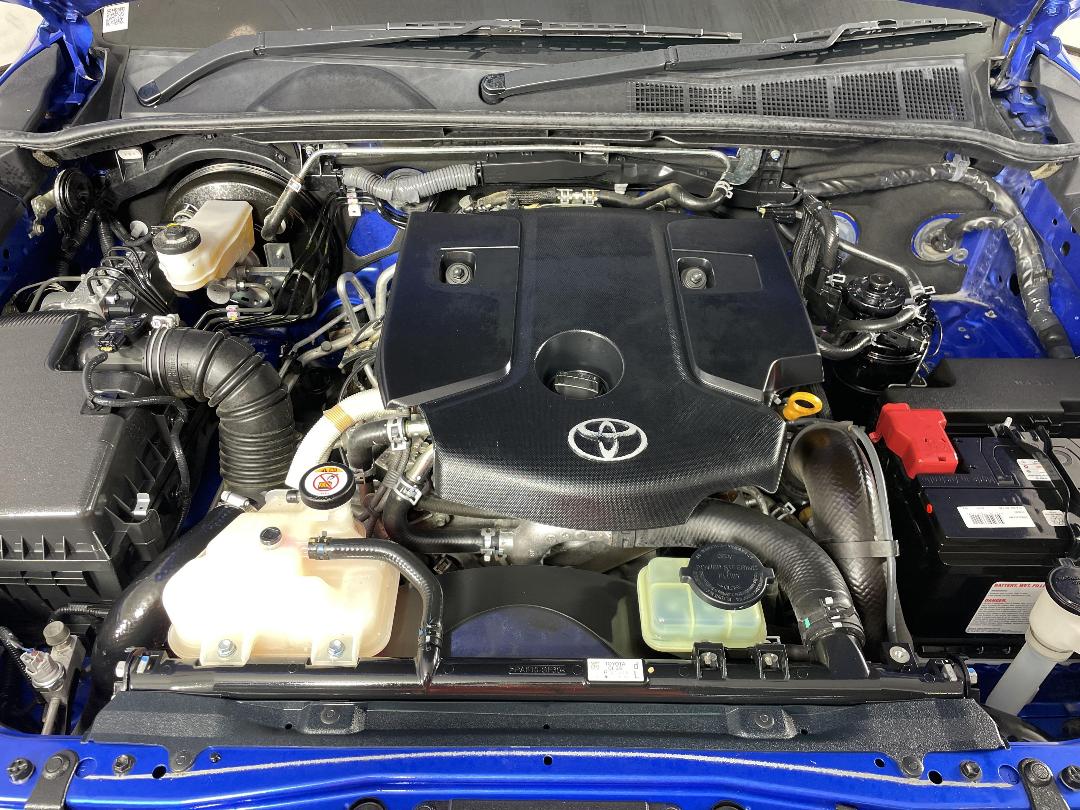 Photo '13' of Toyota Fortuner