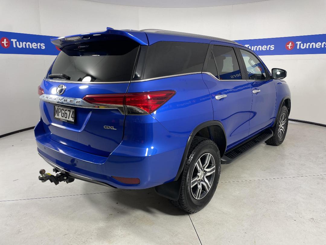 Photo '7' of Toyota Fortuner