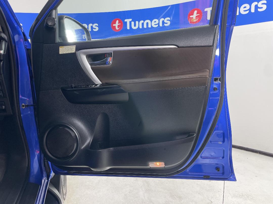 Photo '15' of Toyota Fortuner