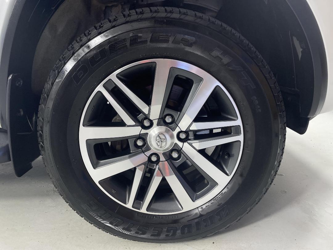 Photo '9' of Toyota Fortuner