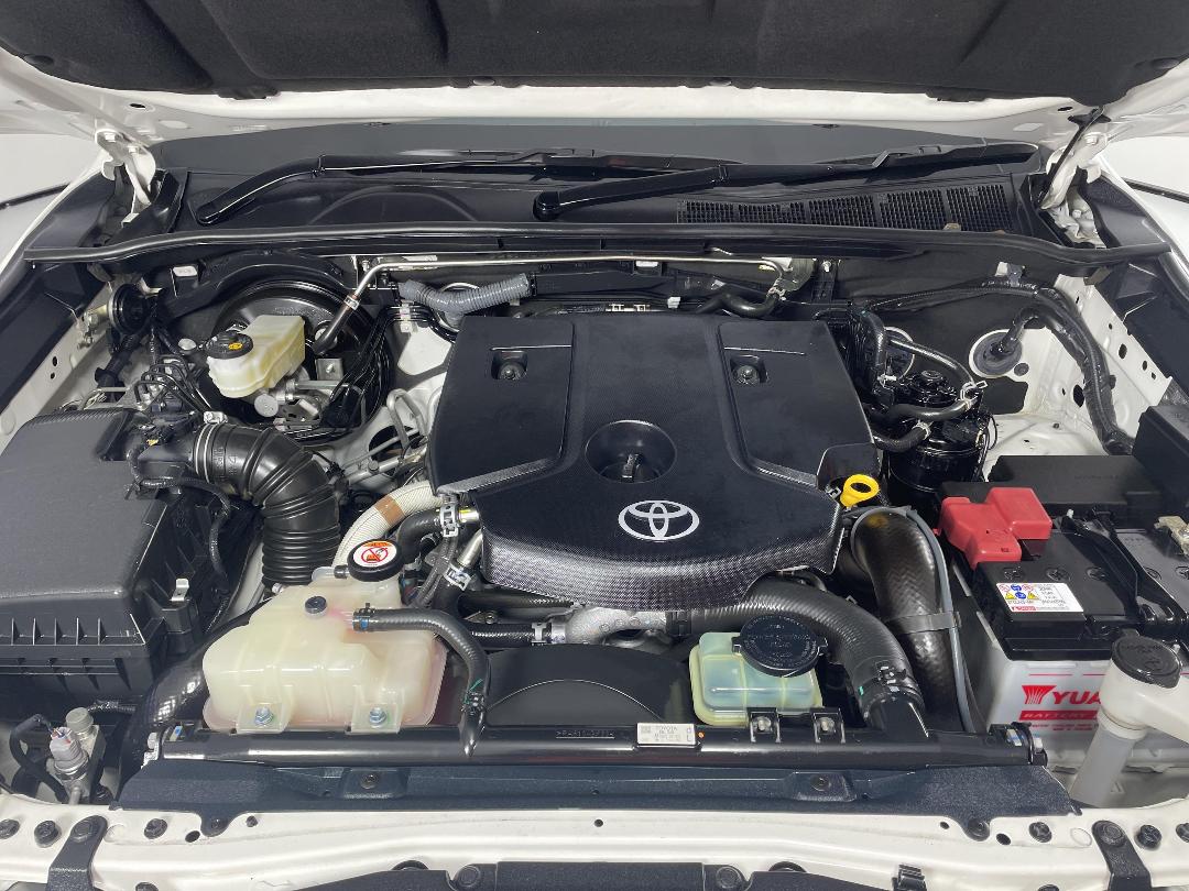 Photo '13' of Toyota Fortuner