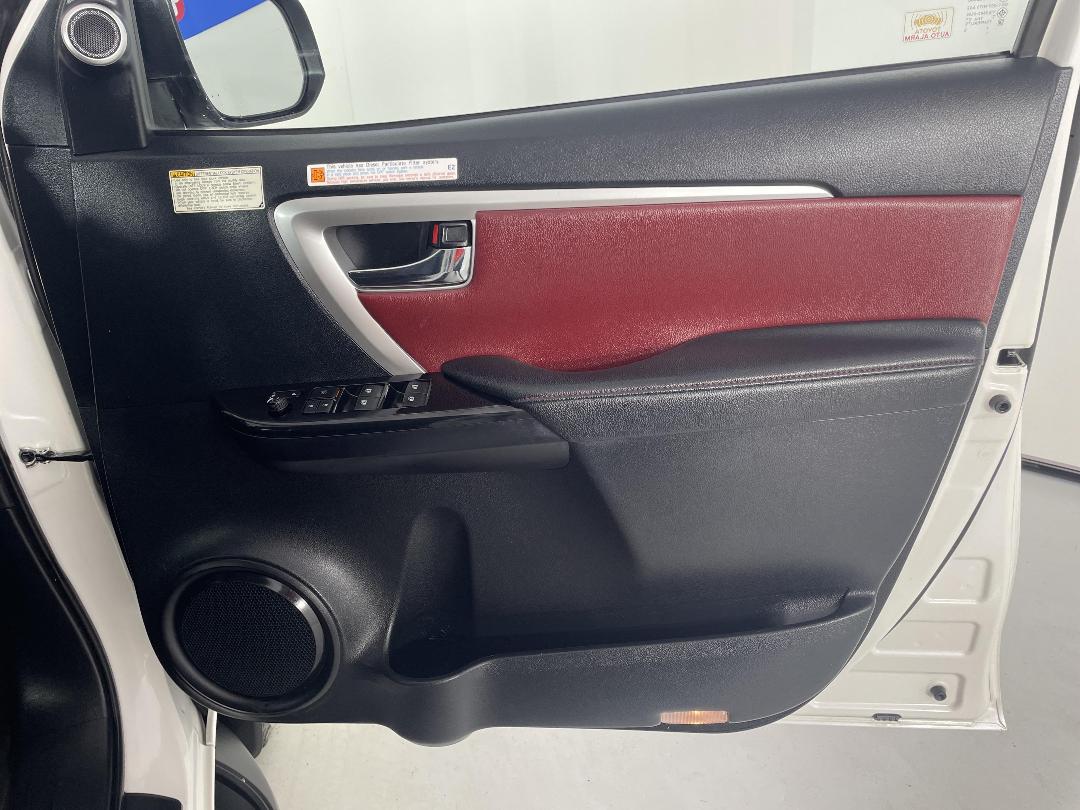 Photo '15' of Toyota Fortuner