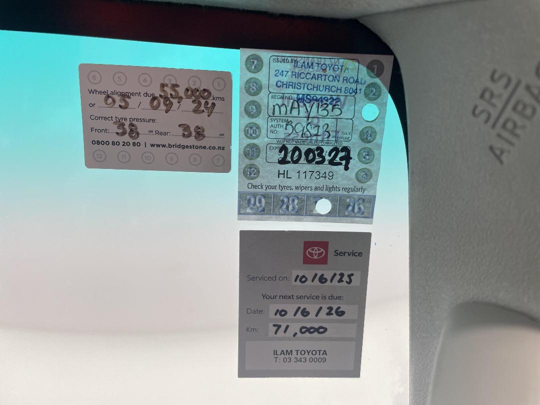 Photo '32' of Toyota Fortuner