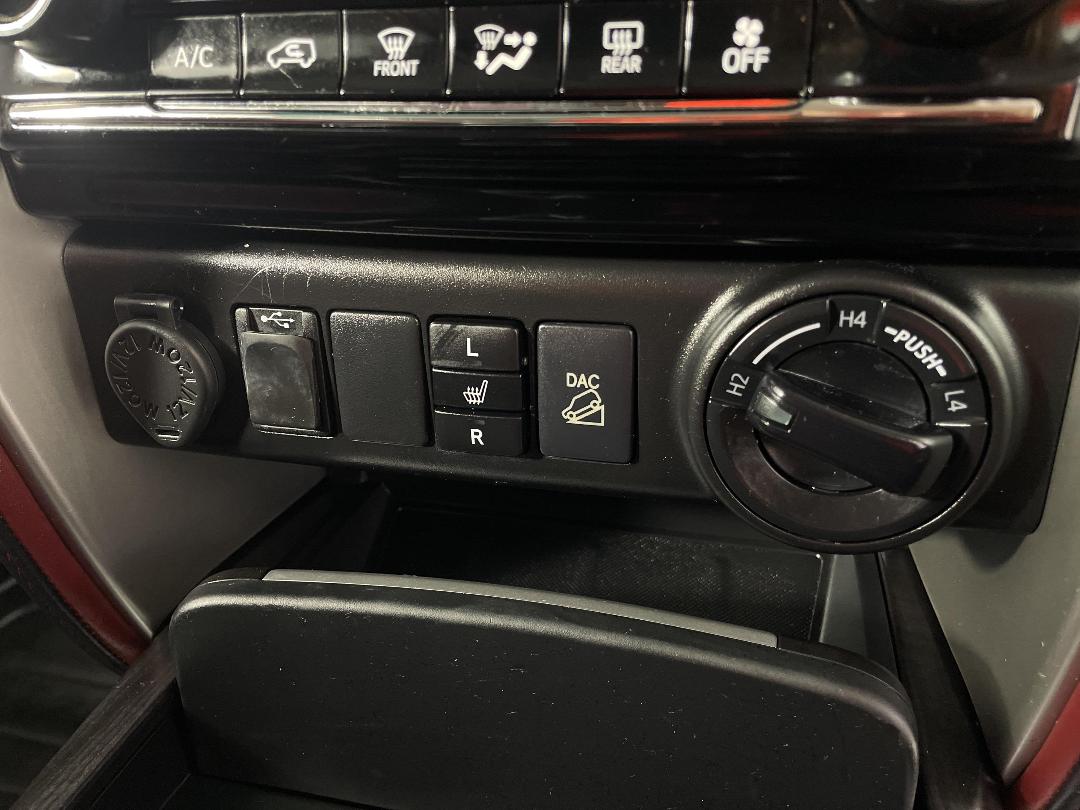 Photo '30' of Toyota Fortuner