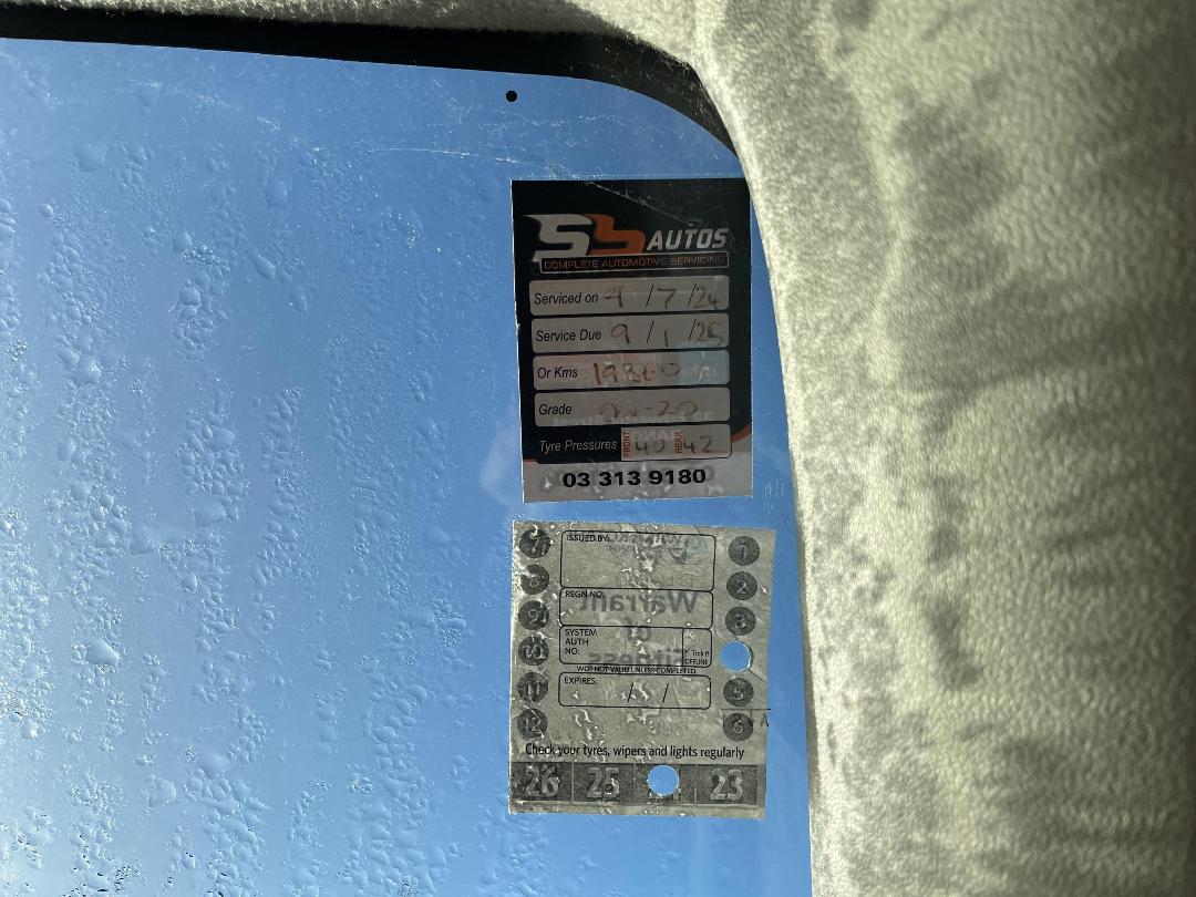 Photo '18' of Toyota Hiace