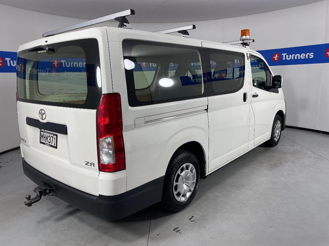 Photo '7' of Toyota Hiace Photo '7' of Toyota Hiace