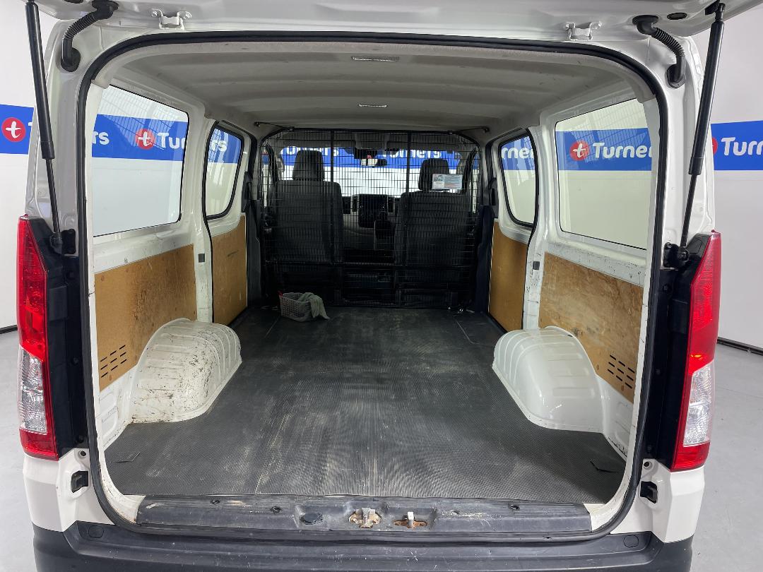 Photo '14' of Toyota Hiace Photo '14' of Toyota Hiace