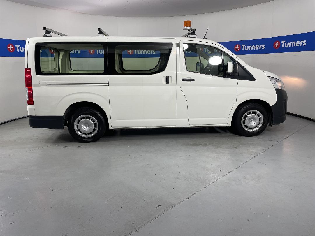 Photo '21' of Toyota Hiace Photo '21' of Toyota Hiace