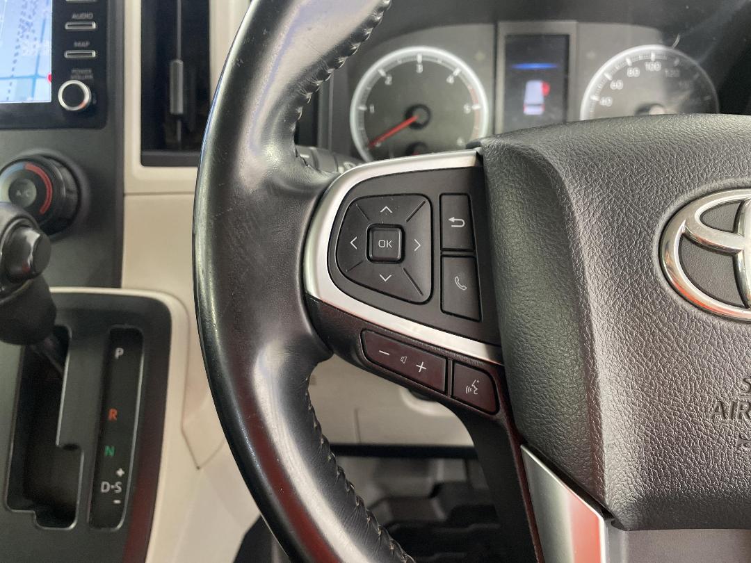 Photo '24' of Toyota Hiace Photo '24' of Toyota Hiace