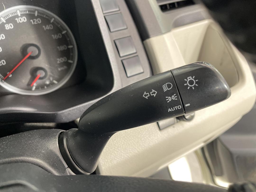 Photo '26' of Toyota Hiace Photo '26' of Toyota Hiace