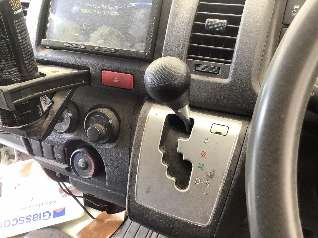 Photo '15' of Toyota Hiace Photo '15' of Toyota Hiace