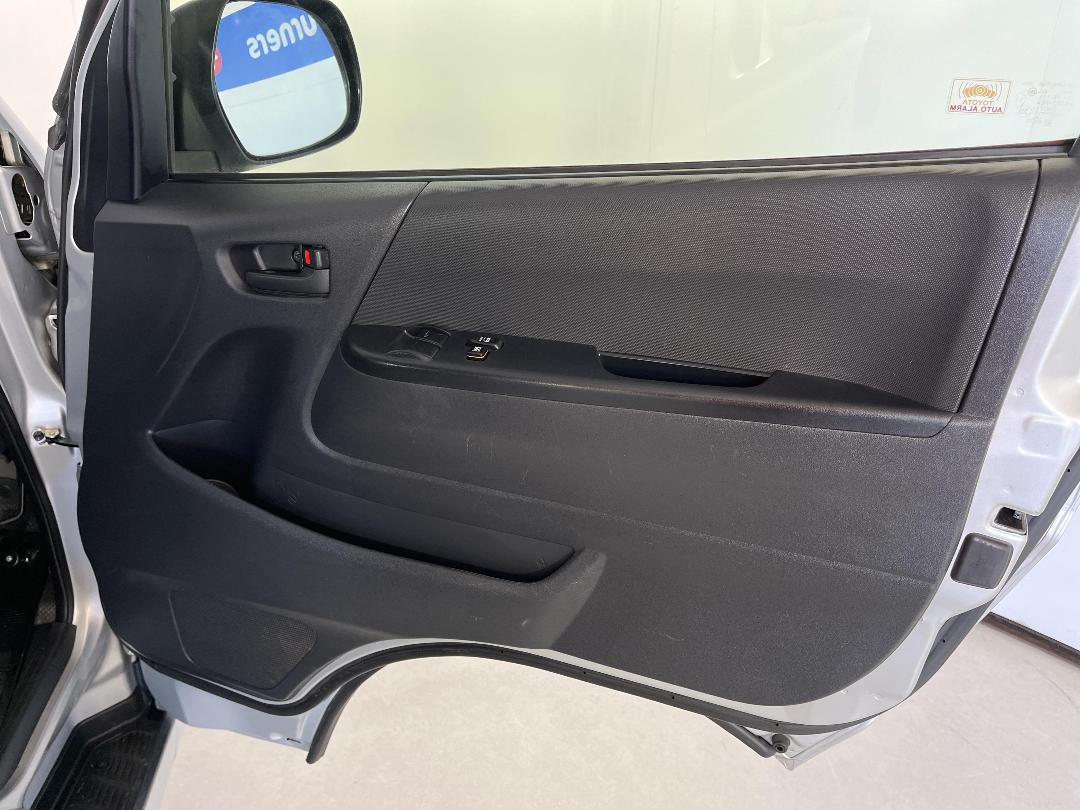 Photo '15' of Toyota Hiace