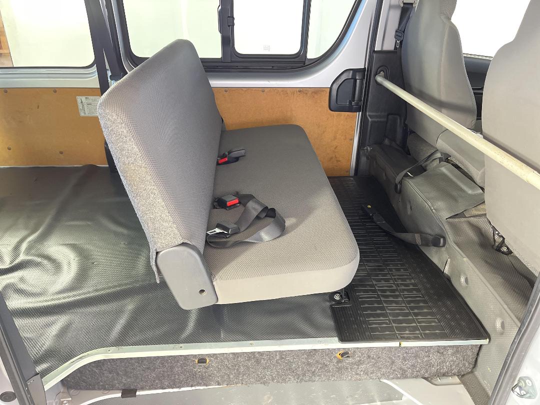 Photo '19' of Toyota Hiace