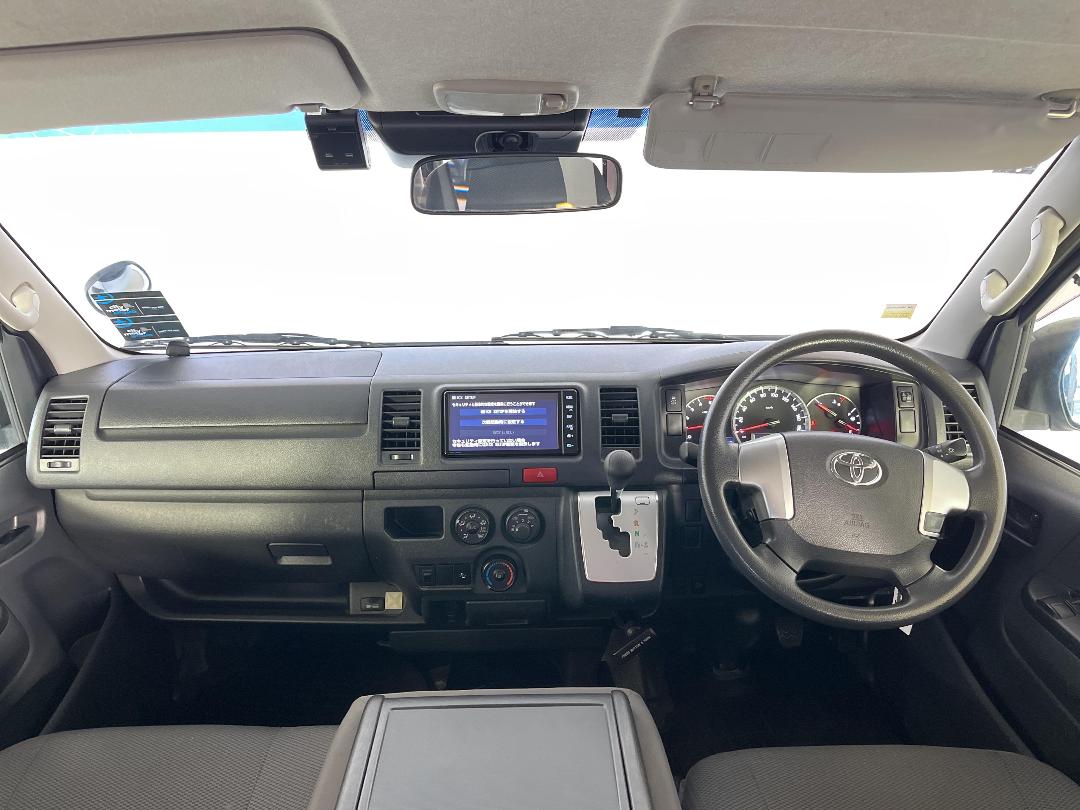 Photo '17' of Toyota Hiace