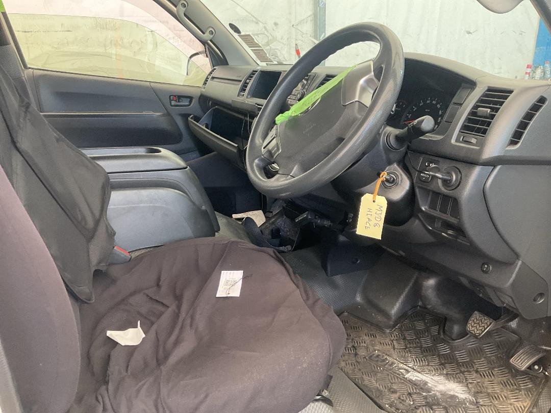 Photo '11' of Toyota Hiace Minibus TD Photo '11' of Toyota Hiace Minibus TD