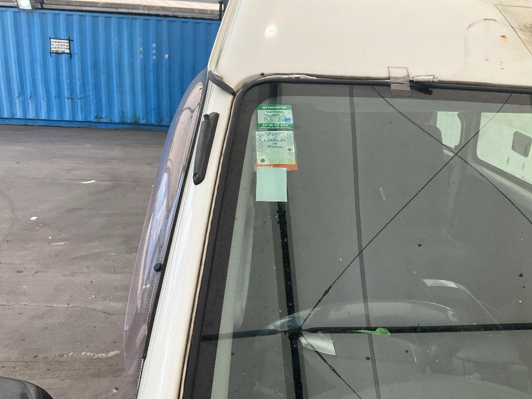 Photo '15' of Toyota Hiace Minibus TD Photo '15' of Toyota Hiace Minibus TD