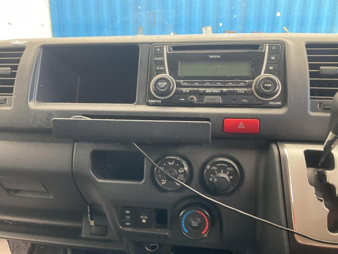 Photo '14' of Toyota Hiace Minibus TD Photo '14' of Toyota Hiace Minibus TD