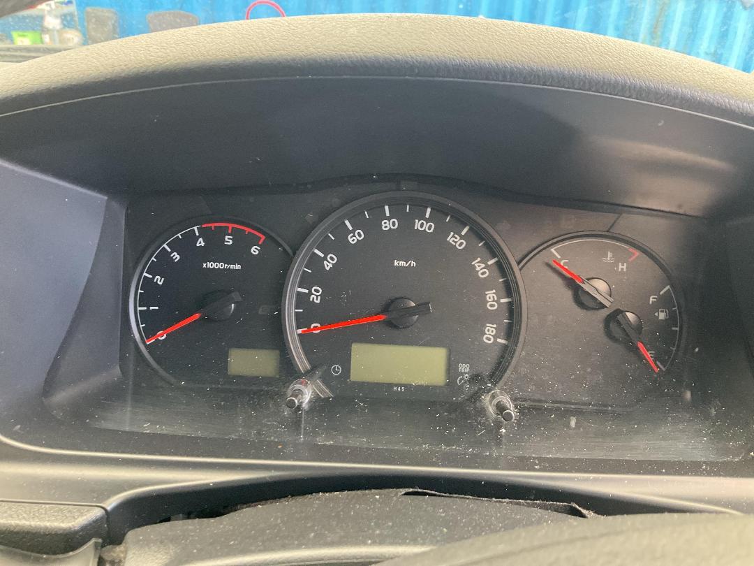 Photo '13' of Toyota Hiace Minibus TD Photo '13' of Toyota Hiace Minibus TD