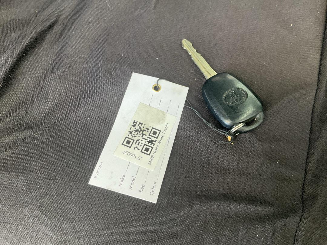 Photo '17' of Toyota Hiace Minibus TD Photo '17' of Toyota Hiace Minibus TD