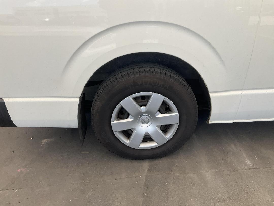 Photo '7' of Toyota Hiace Minibus TD Photo '7' of Toyota Hiace Minibus TD