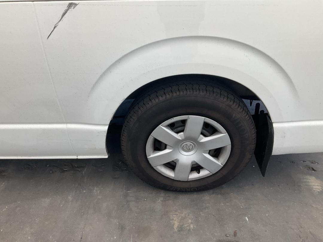 Photo '8' of Toyota Hiace Minibus TD Photo '8' of Toyota Hiace Minibus TD