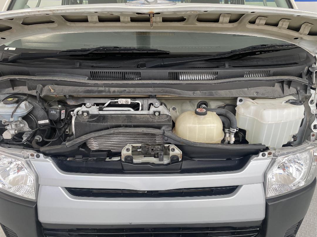 Photo '13' of Toyota Hiace Photo '13' of Toyota Hiace