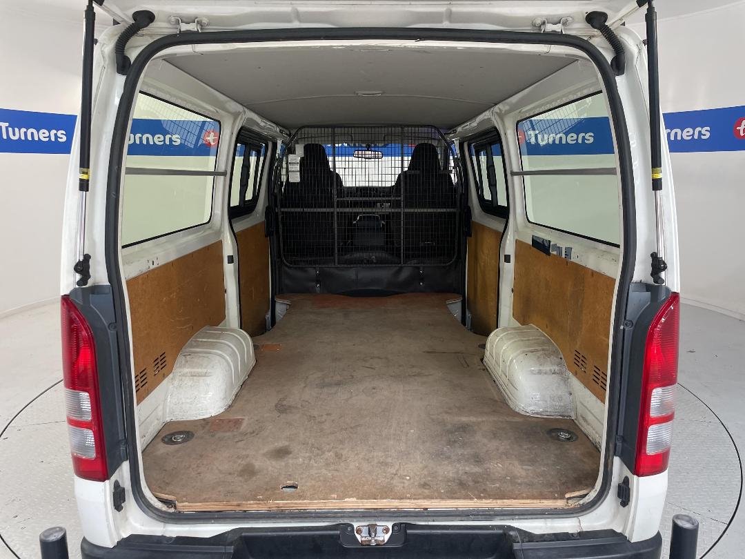 Photo '14' of Toyota Hiace Photo '14' of Toyota Hiace