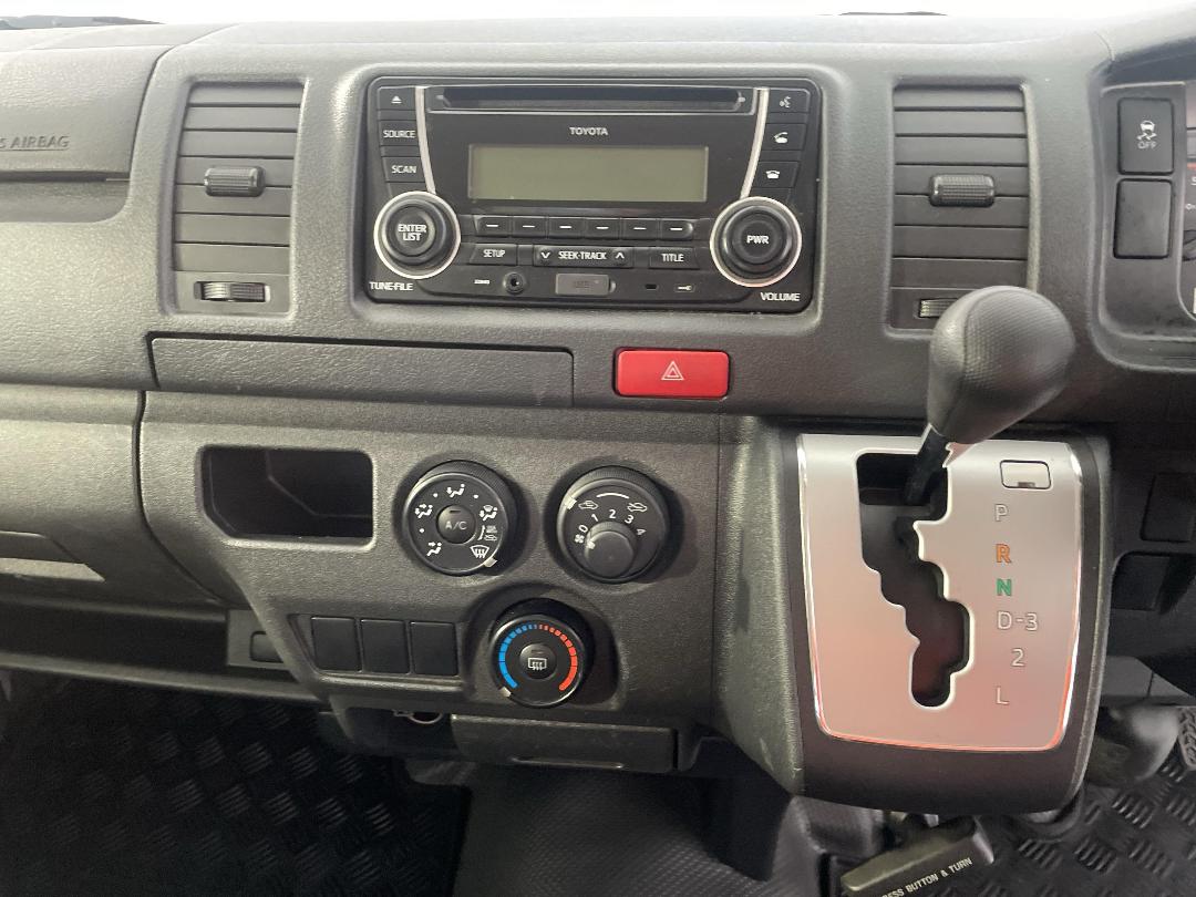 Photo '18' of Toyota Hiace Photo '18' of Toyota Hiace